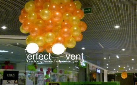 dekoracja balonowa centrum handlowego