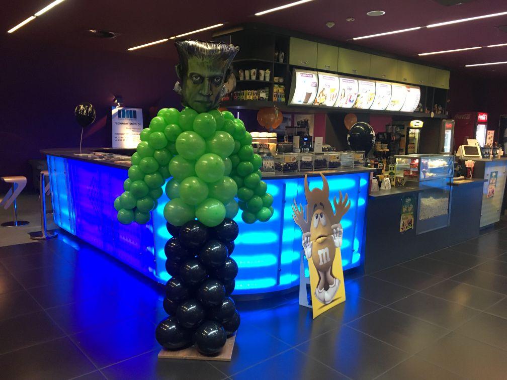 Frankenstein-balonowy-frank-dekoracja-kina-na-halloween