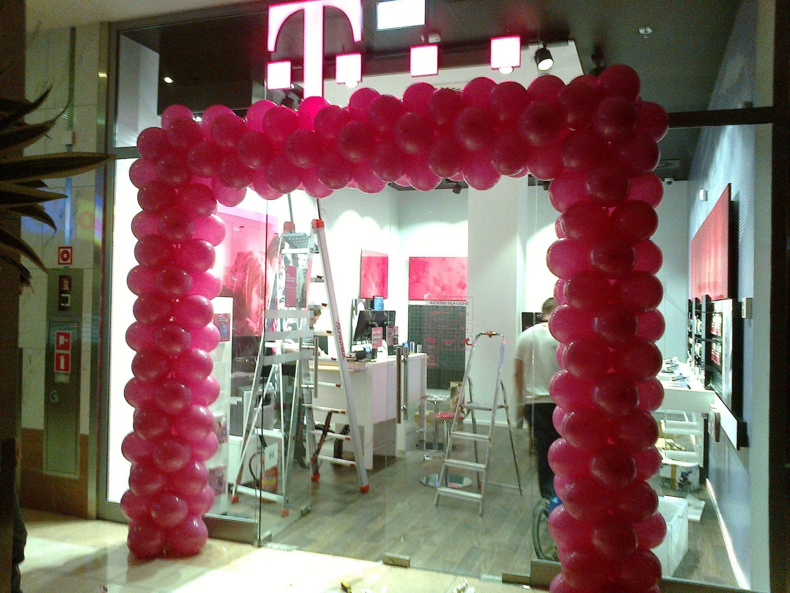 brama balonowa dla T-Mobile w Gliwicach, dekoracje balonowe Gliwice