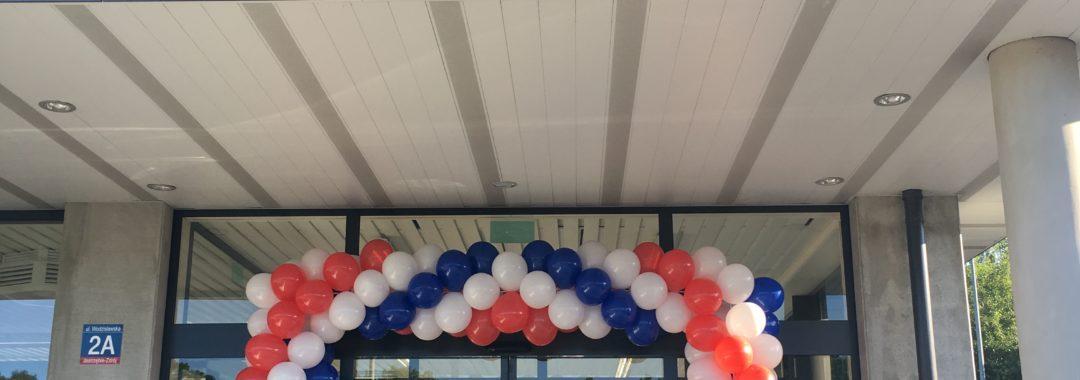 brama balonowa w kolorach firmowych w Zabrzu dla Aldi