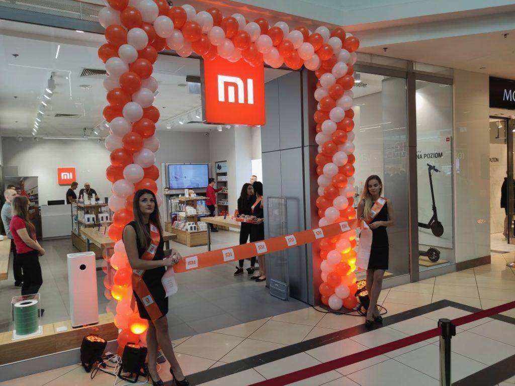 brama balonowa na otwarcie salonu Mi Store w Plaza Lublin