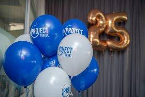 balony z helem z okazji urodziny firmy