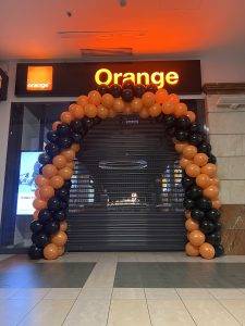 luk-balonowy-na-otwarcie-salonu-Orange