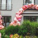 organiczne-girlandy-balonowe-dekoracja-domu-pani-mlodej