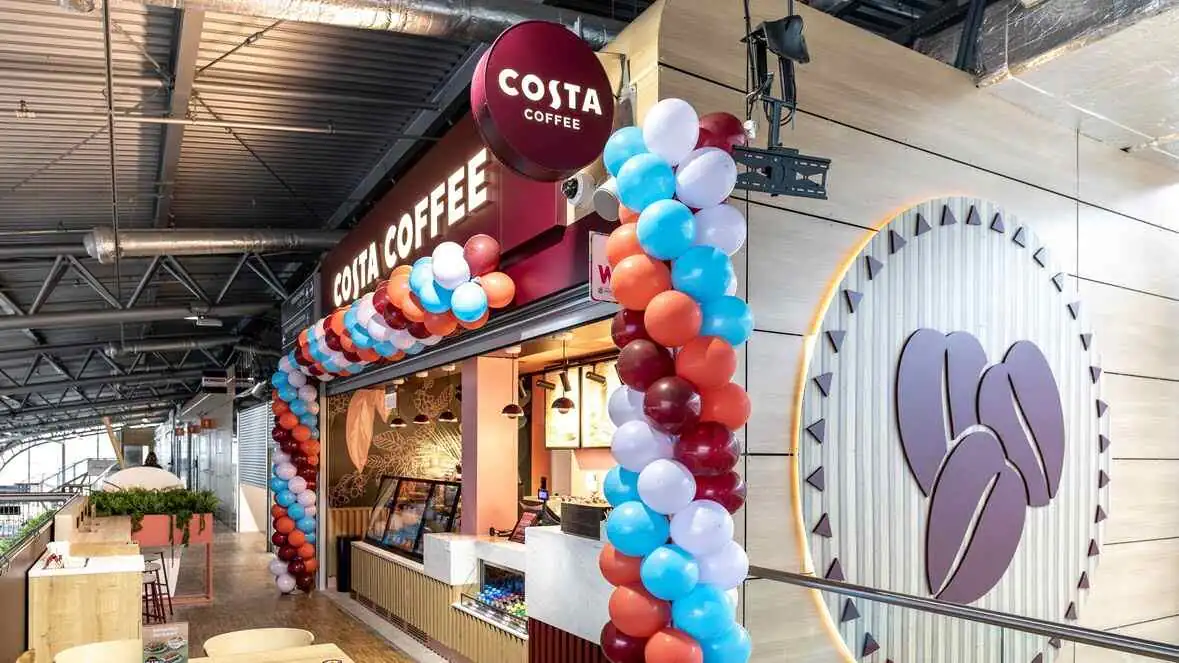 brama-balonowa-Costa-Coffee-na-lotnisku-w-Modlinie