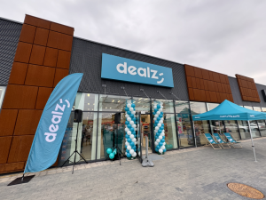 kolumny-balonowe-na-otwarcie-Dealz-w-Olsztynie