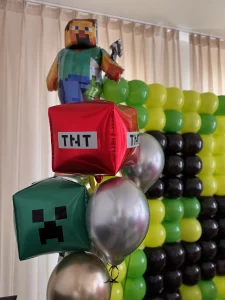 Bukiet balonowy z helem z postaciami z Minecraft – dekoracja