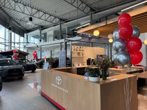 Dekoracje balonowe Toyota Czajka Bytom – brama balonowa i balony na premierę auta
