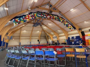 Efekt WOW po wypuszczeniu kolorowych balonów przez ekipę Balonowo Katowice