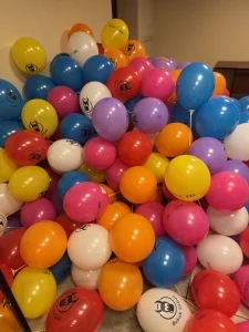 balony z logo do rozdawania na evencie