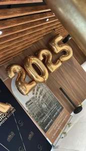 balony cyfry z helem 2025 złote