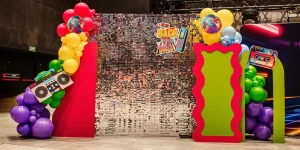 balonowa ścianka do zdjęć Disco Lata 90te - w MCK Katowice na imprezę firmową