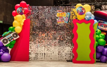 balonowa ścianka do zdjęć Disco Lata 90te - w MCK Katowice na imprezę firmową